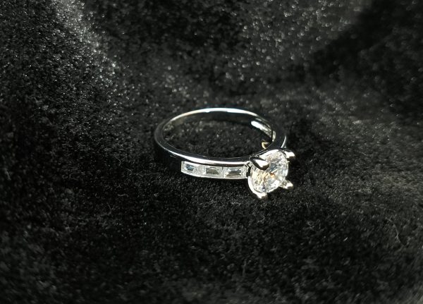 "Alya" The Classic Single Diamond Ring by Ruva