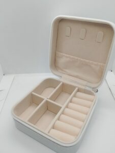 Travel Jewellery Box/mini jewellery storage box